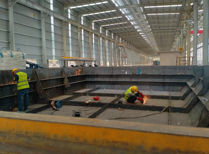 河北安诺吹镀型材生产线施工进行